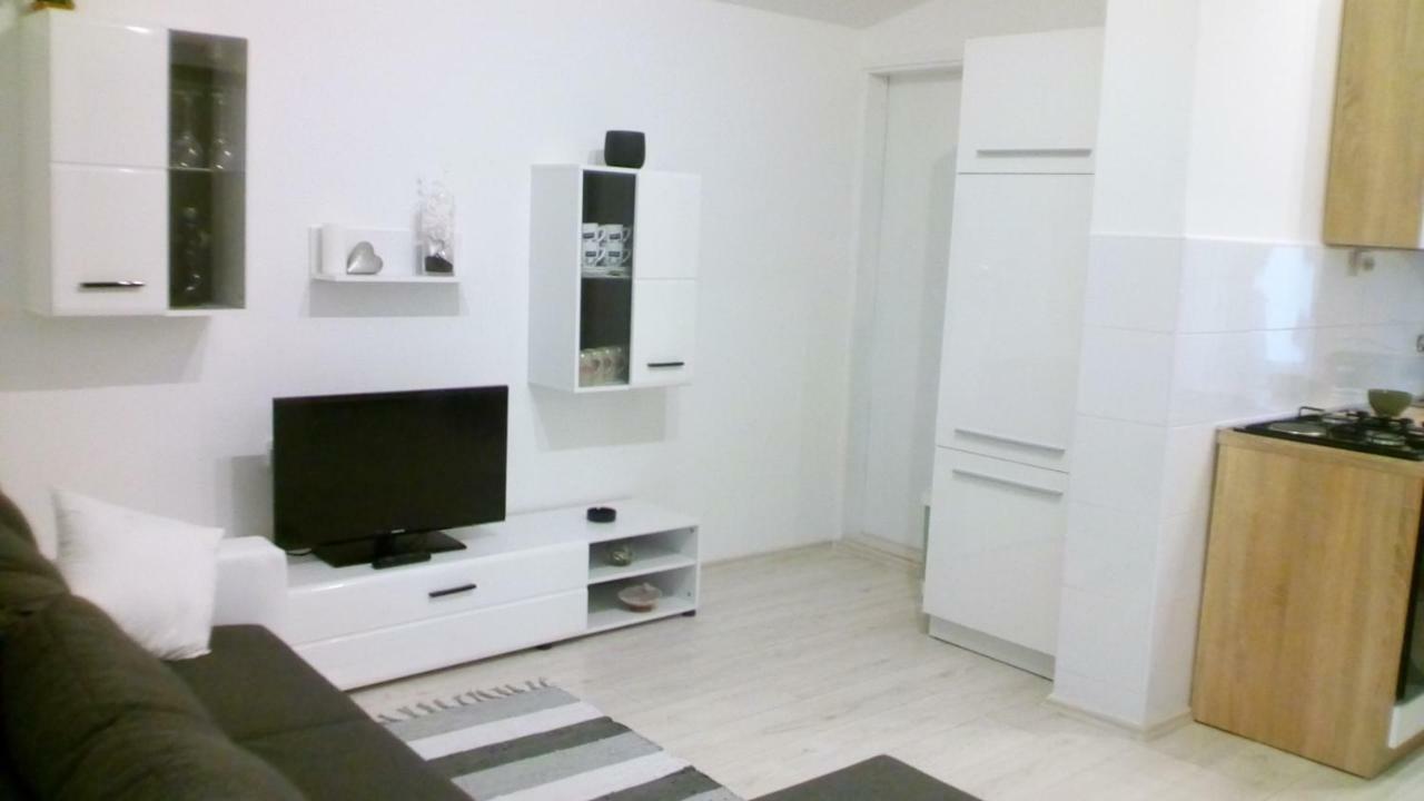 Apartment Roko Vir Exterior foto