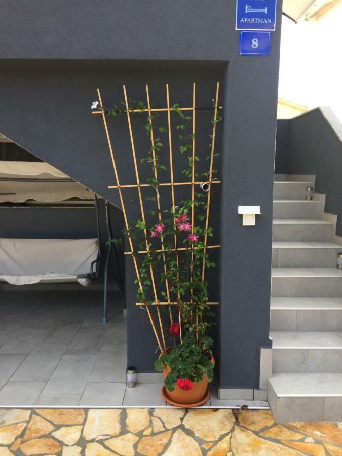 Apartment Roko Vir Exterior foto